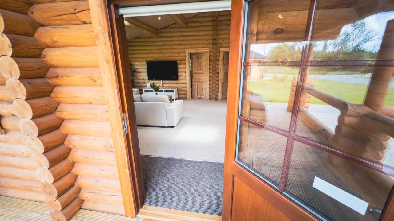 Aspen Lodge, Amazing New Log Cabin With Hot Tub - Sleeps 6 - Felmoor Park Morpeth Eksteriør bilde